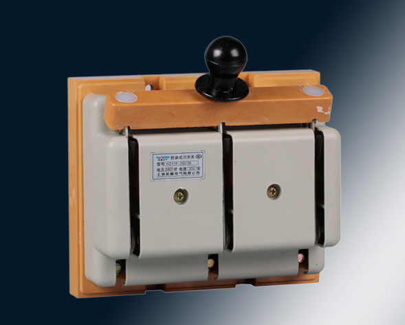 HD系列單投刀開(kāi)關(guān)、HS系列雙投刀開(kāi)關(guān)適用于交流50Hz、額定電壓400V、直流220V，額定電流至1500A的成套配電裝置中，用作手動(dòng)不頻繁接通與分?jǐn)嘟恢绷麟姟?>
											HD、HS開(kāi)啟式刀開(kāi)關(guān)</a>
										</div>
										 
										<div   id=